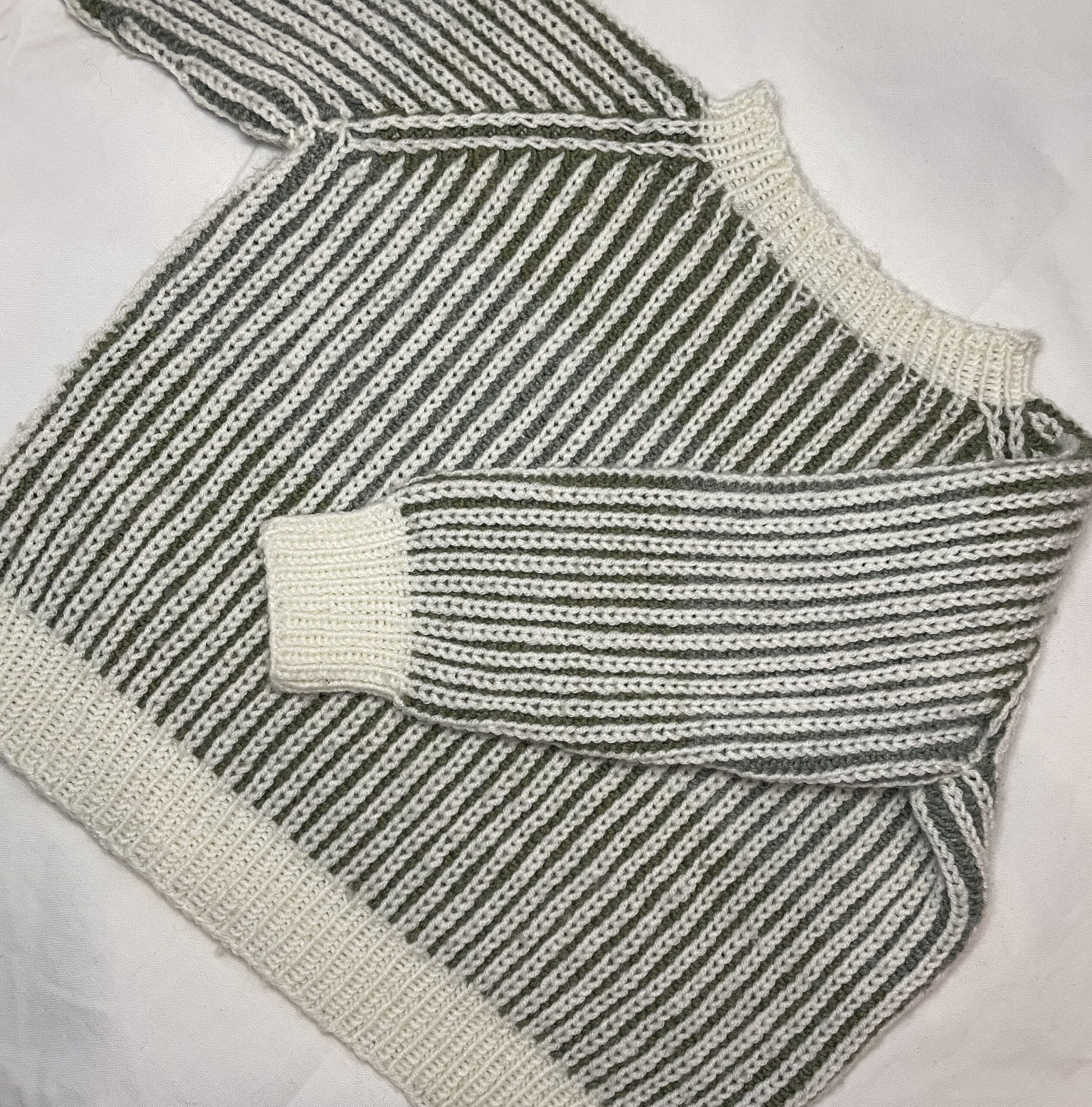 Strikkeopskrift: Felix sweater